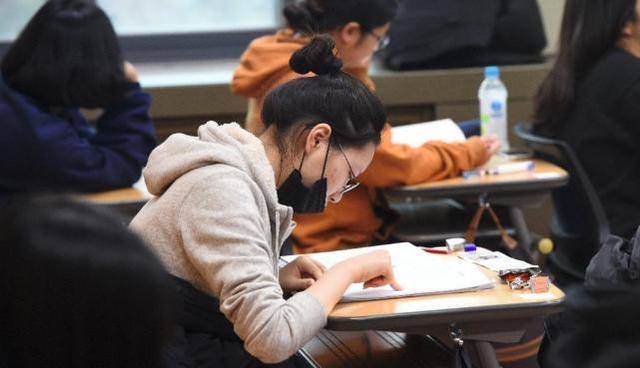 韩国面临人口危机，70年首次出现人口负增长，年轻人被迫炒币为生