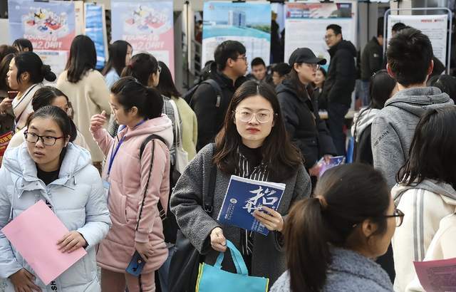 “二舅币”崩盘“大舅币”登场，毕业生幻想一夜暴富，网友：做梦