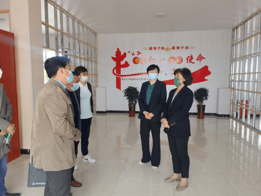 扬州市妇联赴江都调研巾帼示范基地创建工作