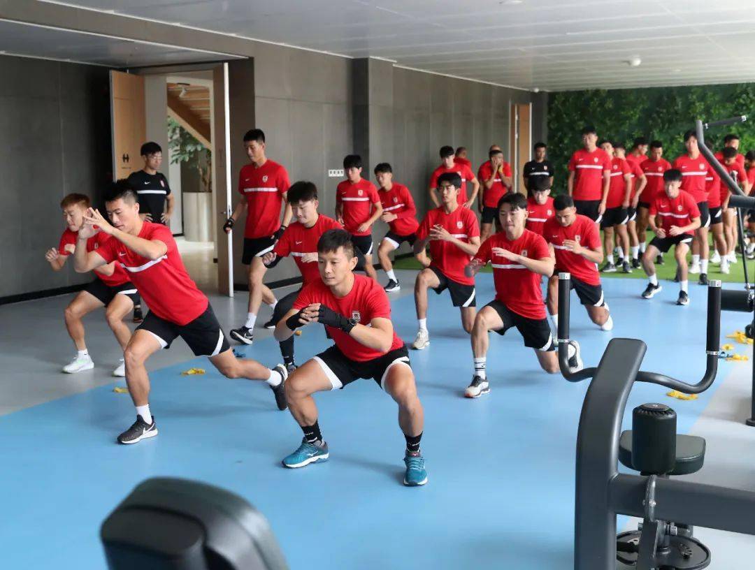 【亚泰动新闻】亚泰视觉探营亚泰将士大本营首训