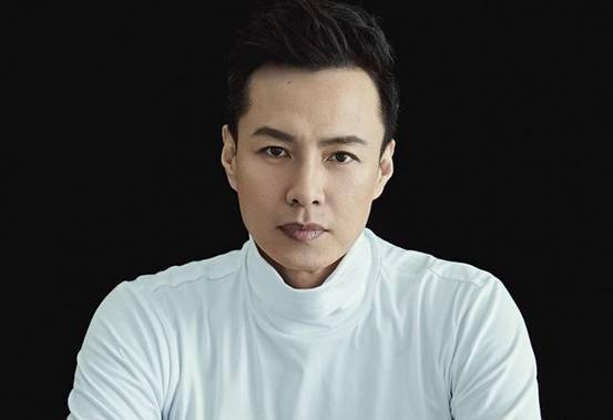 “大少爷”朱铁：因演“滥情”大少爷出名，如今却成痴情好男人
