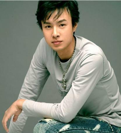 “大少爷”朱铁：因演“滥情”大少爷出名，如今却成痴情好男人