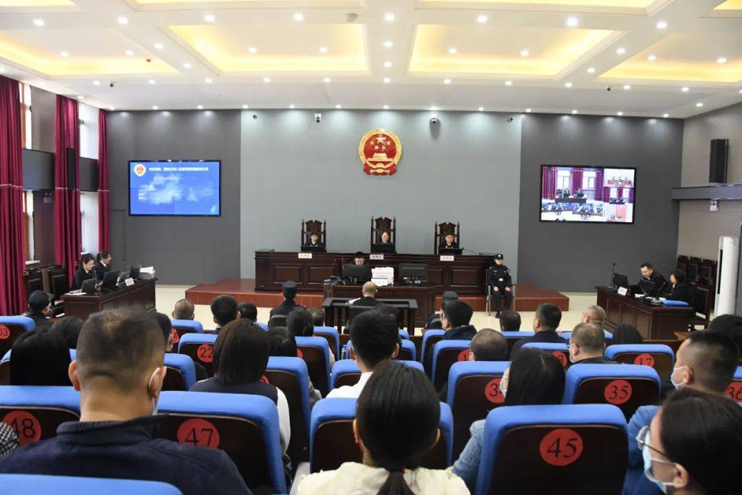 龙江银行原行长李松一审被控受贿1942万余元