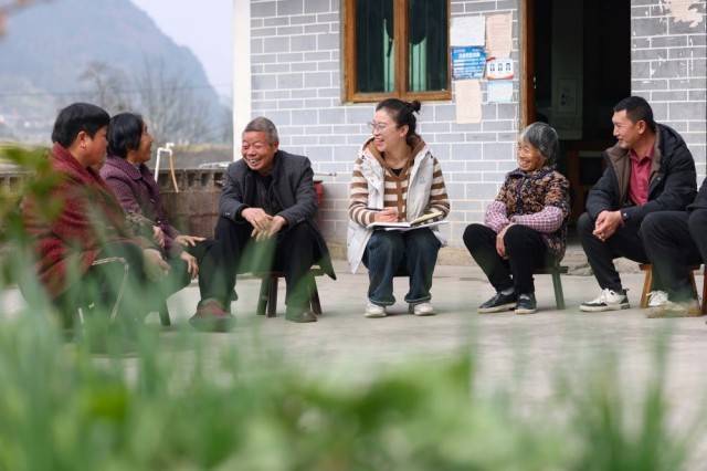 钟华论：锻造民族复兴的中流砥柱