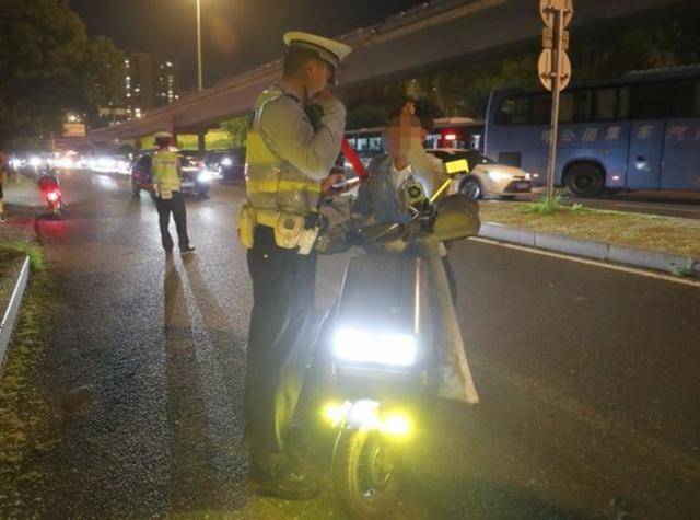 北京“电子眼”开始抓拍电动自行车违法,试点审核录入电动自行车违法行为3.8万起