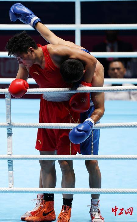 全运会拳击男子80公斤级决赛，王小保夺冠！