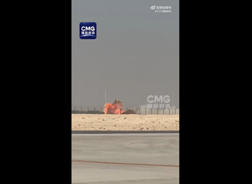 印度国产“光辉”战机在迪拜航展坠毁，现场燃起浓烟，尚不清楚飞行员是否逃生