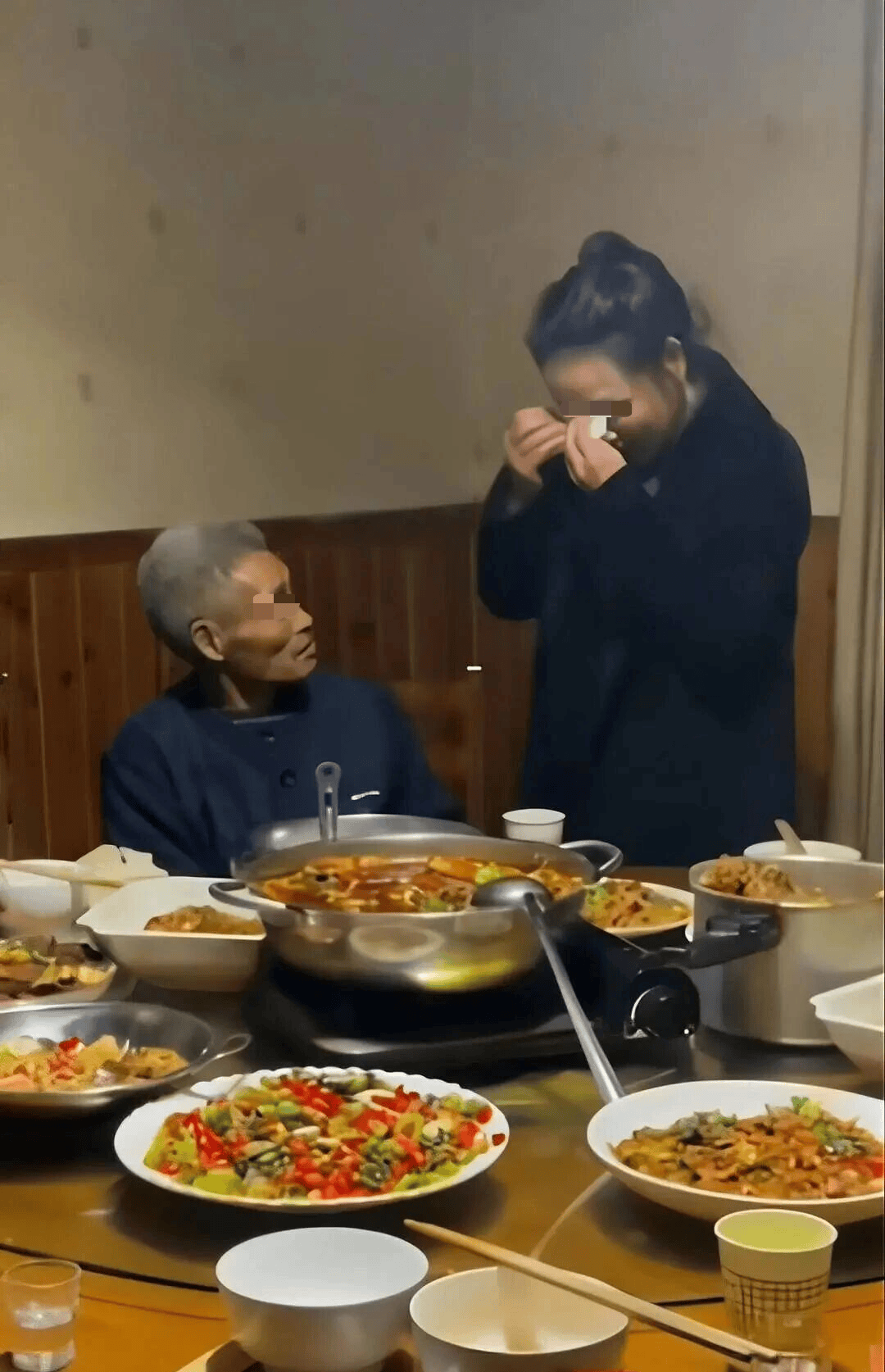 男子一次性收到11年工资38万元,老板曾辩称“路遇乞讨好心收留,属自愿劳动”