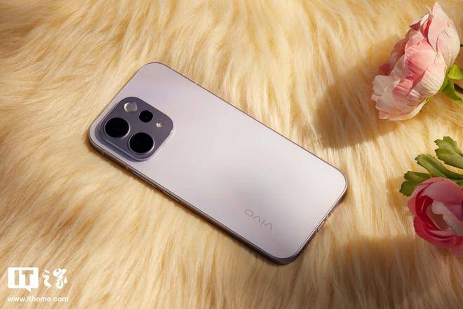 Counterpoint：内存芯片短缺将导致明年智能手机出货量下滑2.1%